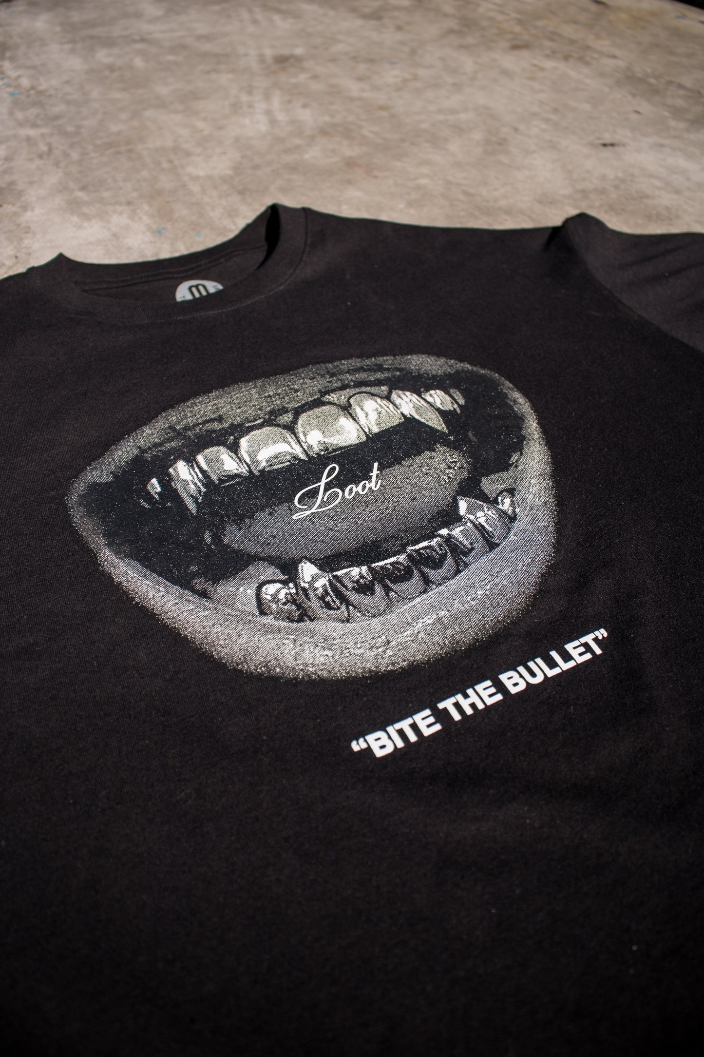 Camiseta Bite the Bullet - Negra